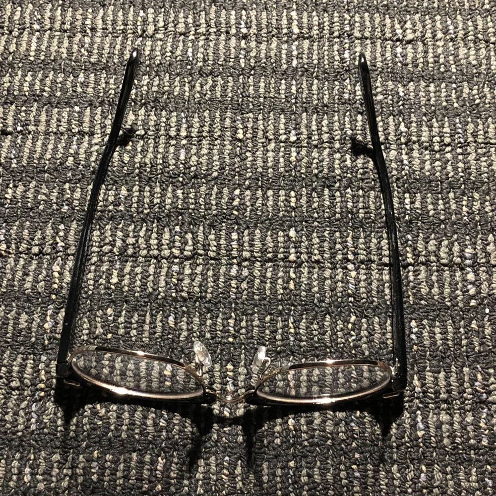 Trendy Women’s Stylish Glasses (Clear Lenses no subscriptions)